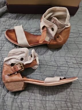 Miz Mooz Two-Tone Leather Ankle Cuff Sandals in Cream and Tan